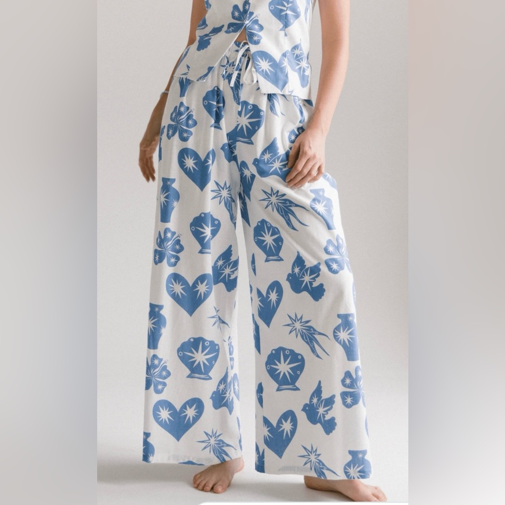 The Lullaby Club Pants Womens Posey Starstruck Print Wide Leg High Waisted A14